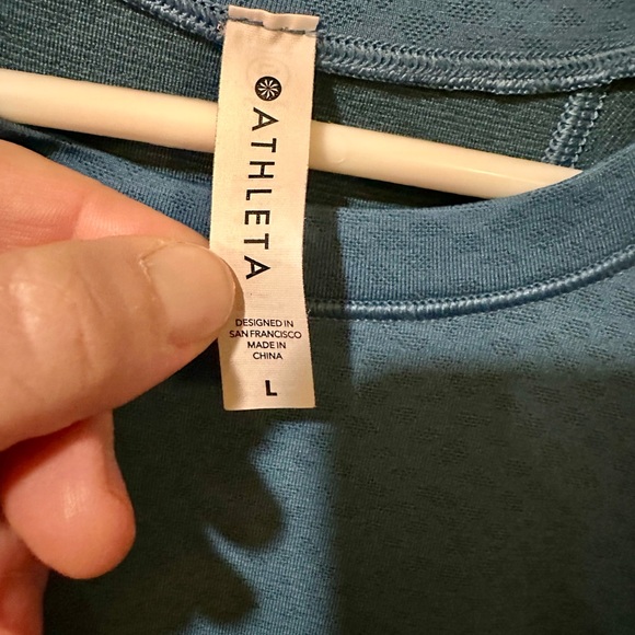 Bundle of 2 Subtle Patterned Large Athleta Momentum Tops in Burgundy & Teal - Picture 4 of 12